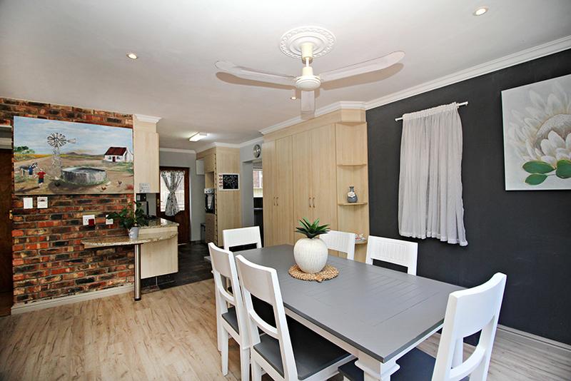 5 Bedroom Property for Sale in Tergniet Western Cape